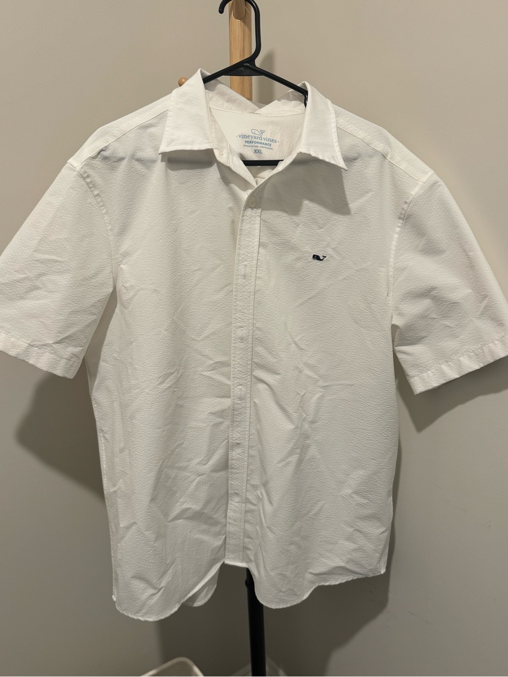 Vineyard Vines White Short-Sleeve Button-Down Shirt with Whale Logo